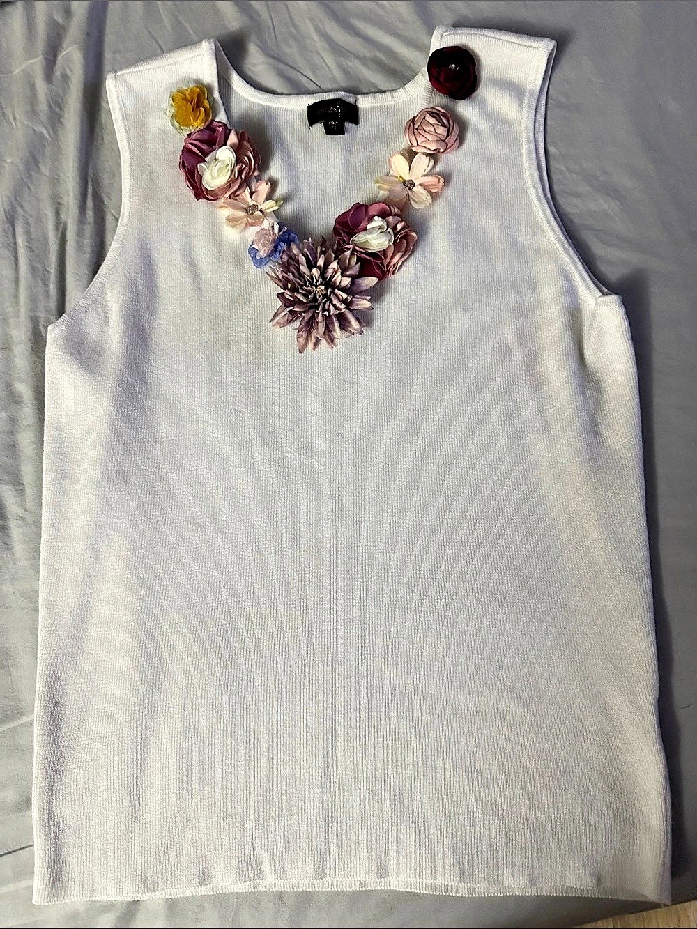 ant weil Floral White Tank Top Size Small Like New